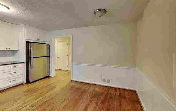 Spacious three bedrooms for rentt