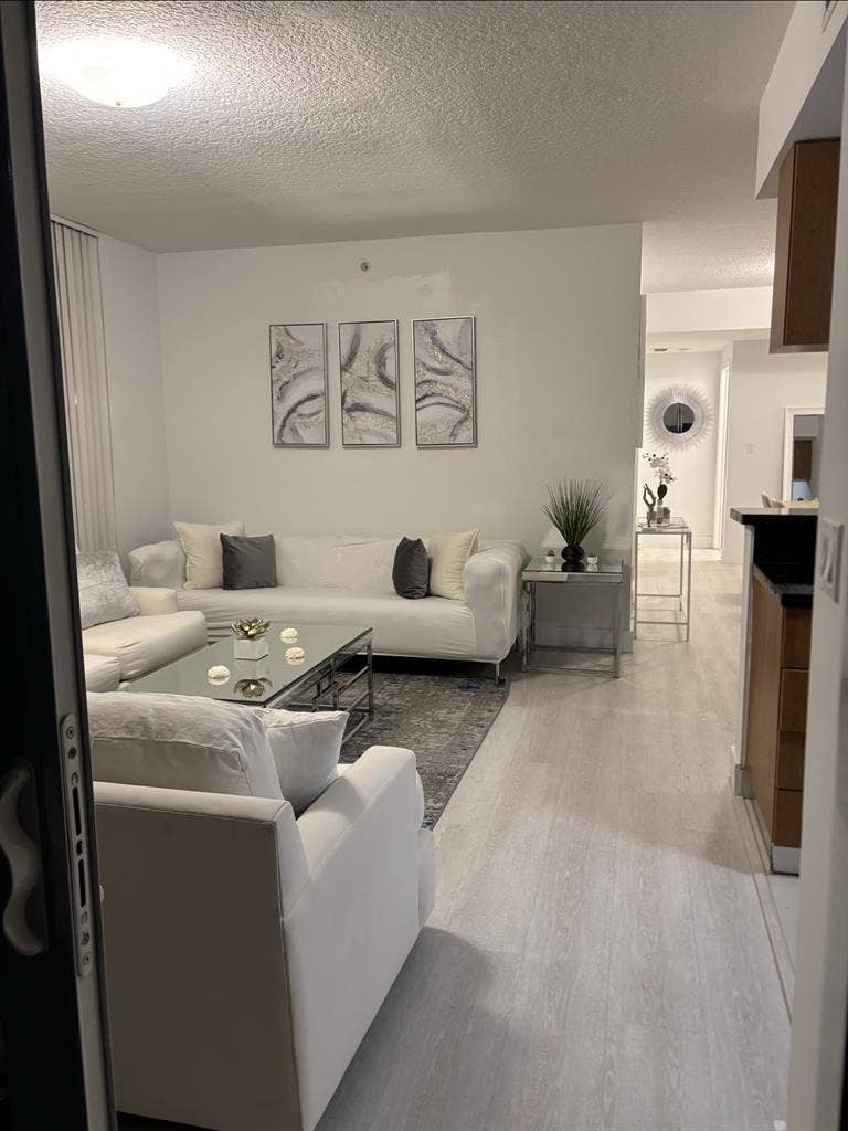 Se renta espacio en edgewater