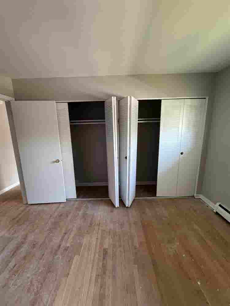 I’m renting a room! 👐
