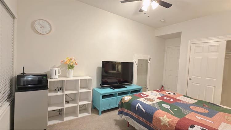 Nice clean private bedroom