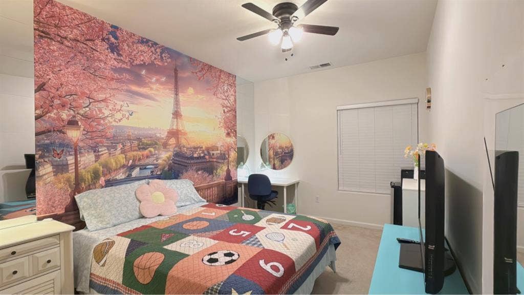 Nice clean private bedroom