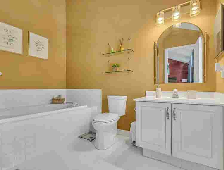 Baths House For Rent