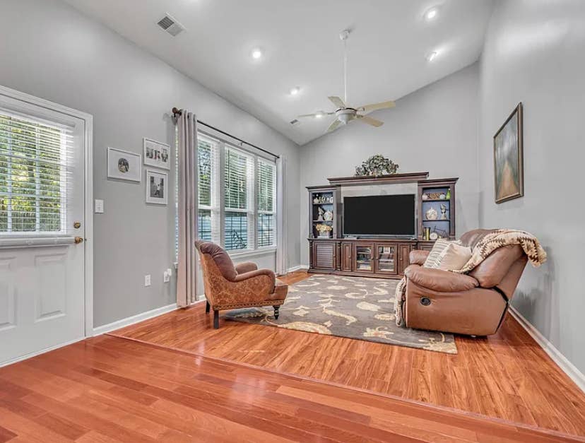 Baths House For Rent