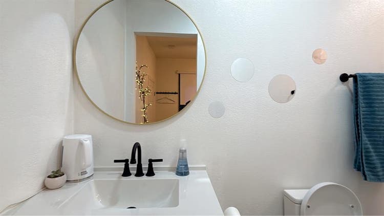 Nice bedroom With Private bathroom