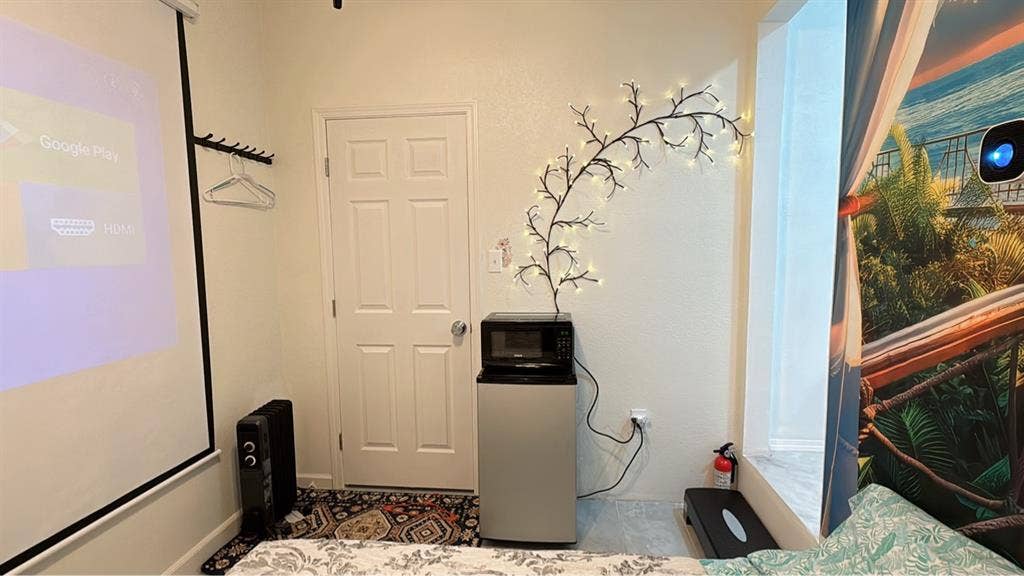 Nice bedroom With Private bathroom