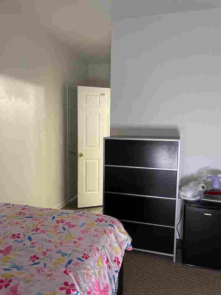 Subleasing a private room/Bathroom