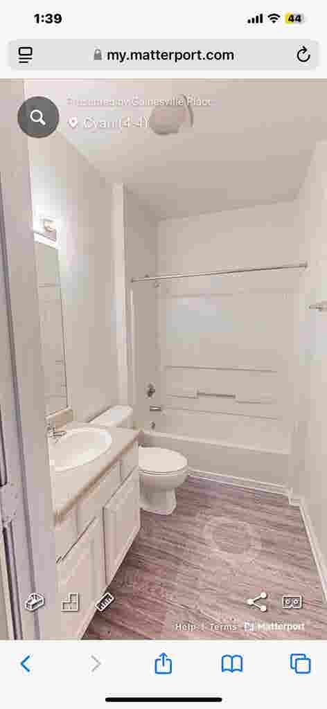 Subleasing a private room/Bathroom
