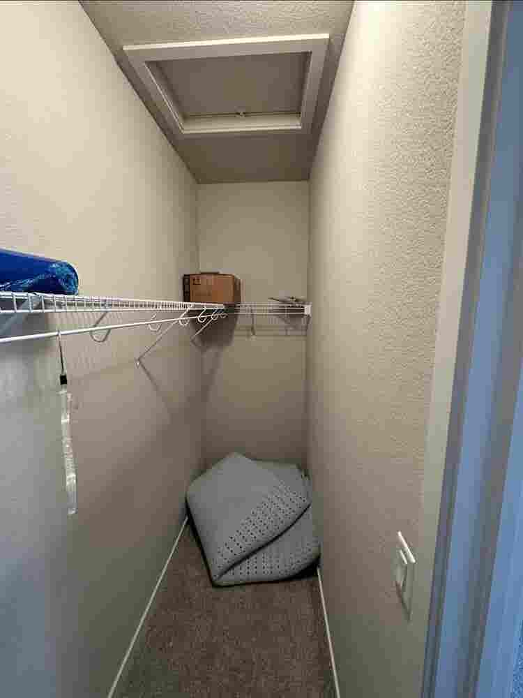 Main Br w/private bath for rent