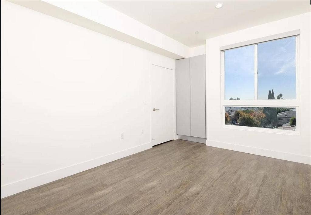 1 BR in Los Angeles