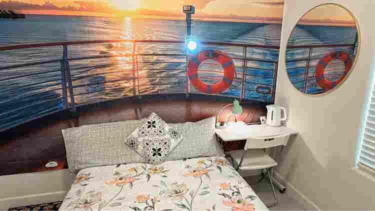 Nice room with Private Bathroom
