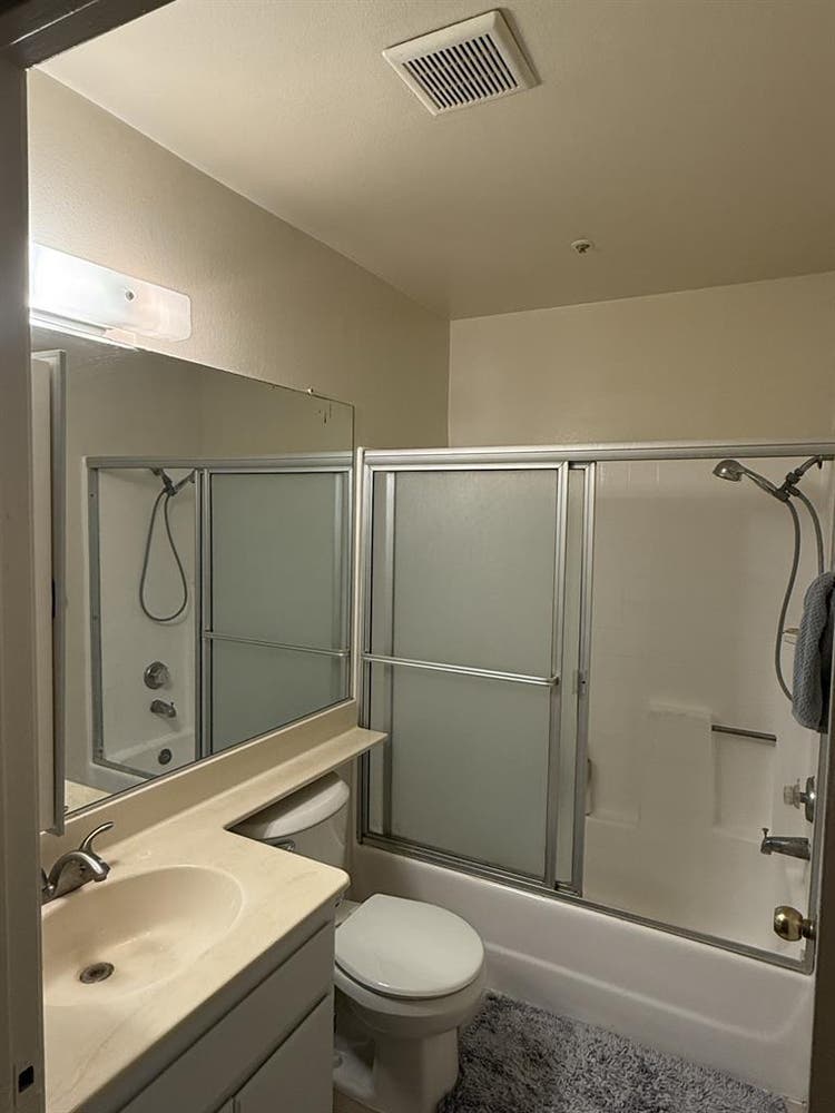 Furnish Master Bed+Bath (Free util)