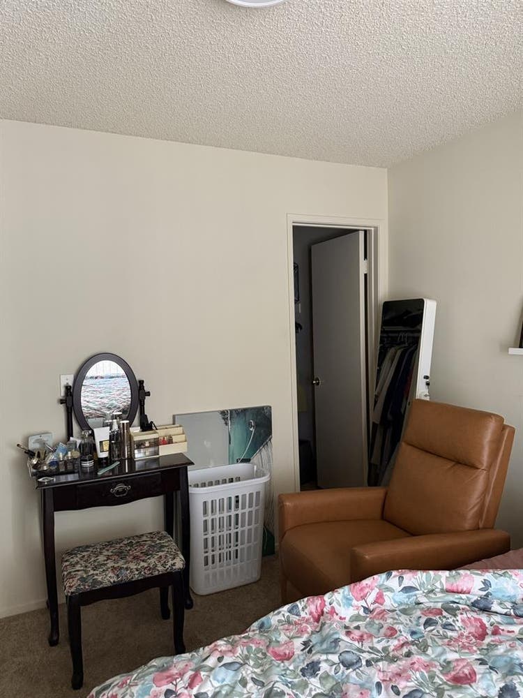 Furnish Master Bed+Bath (Free util)