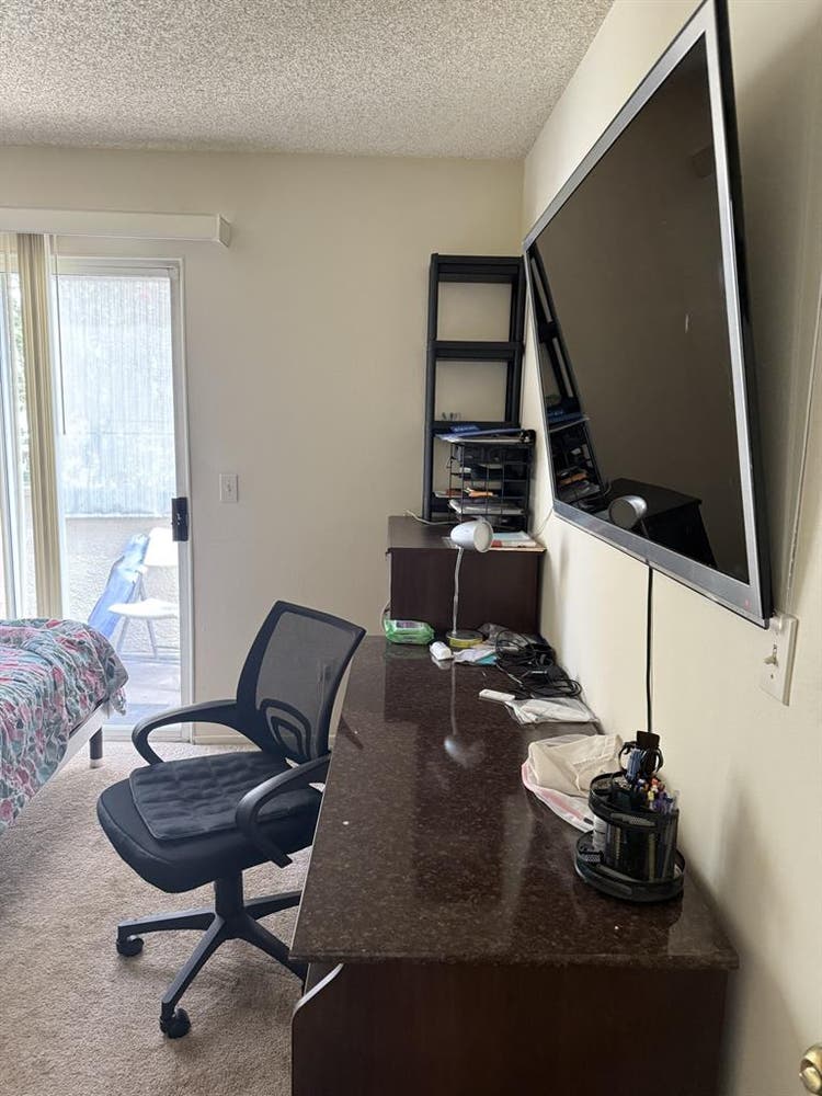 Furnish Master Bed+Bath (Free util)