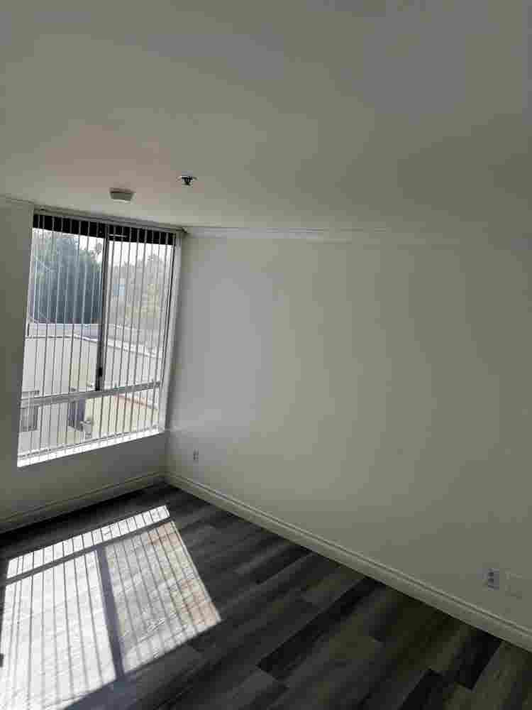 Spacious room for rent  no depo