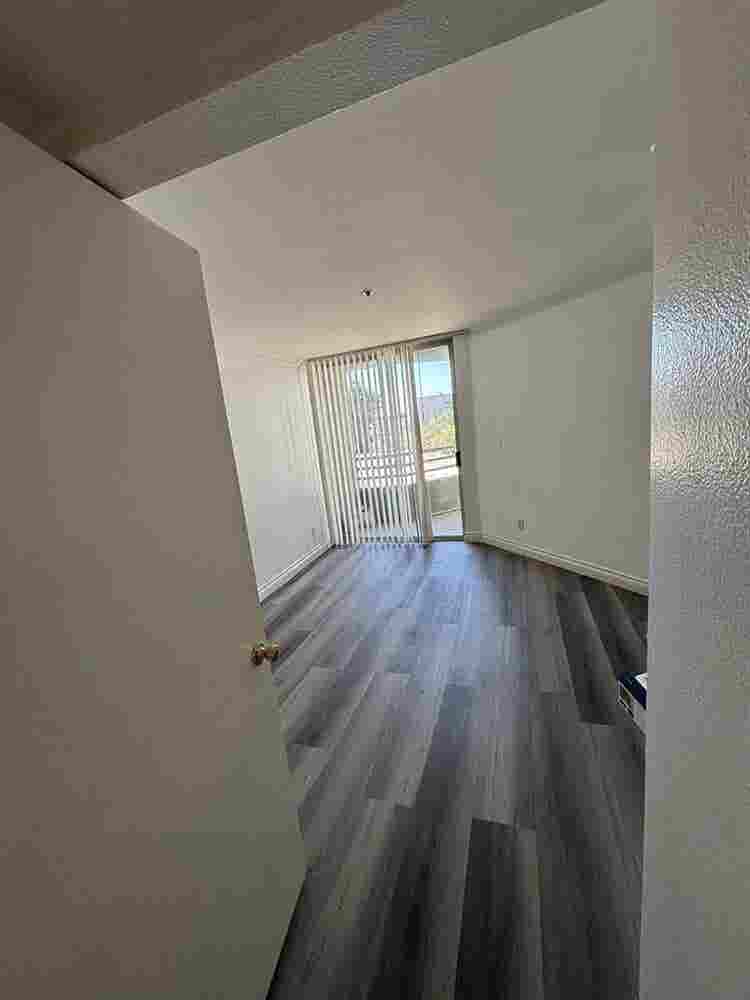 Spacious room for rent  no depo