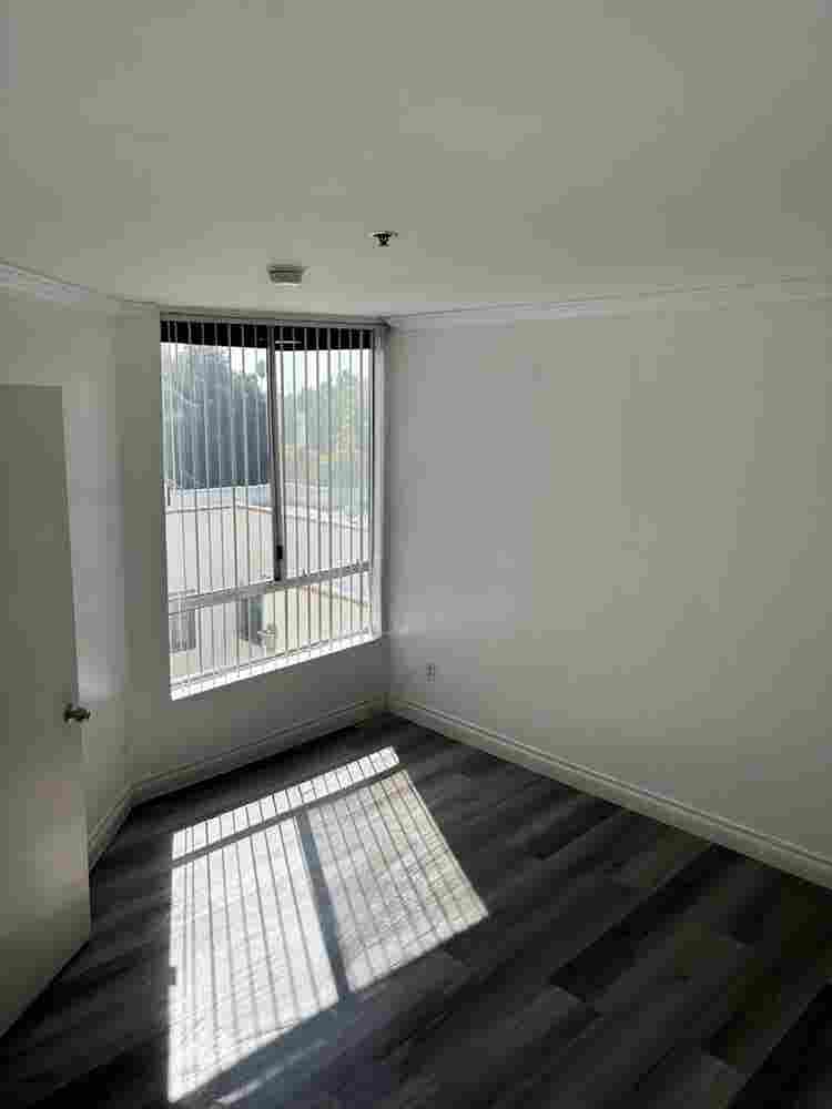 Spacious room for rent  no depo