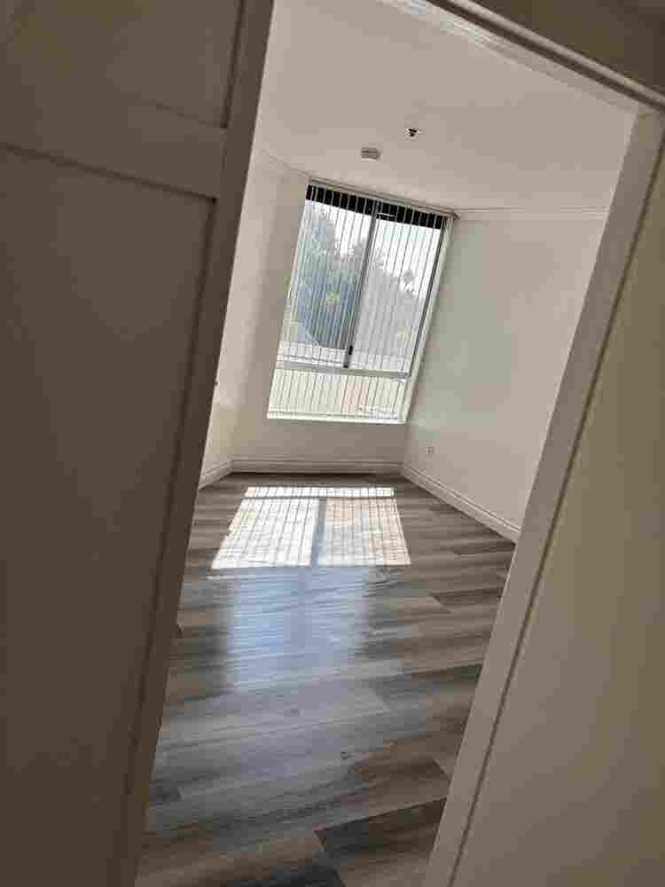 Spacious room for rent  no depo