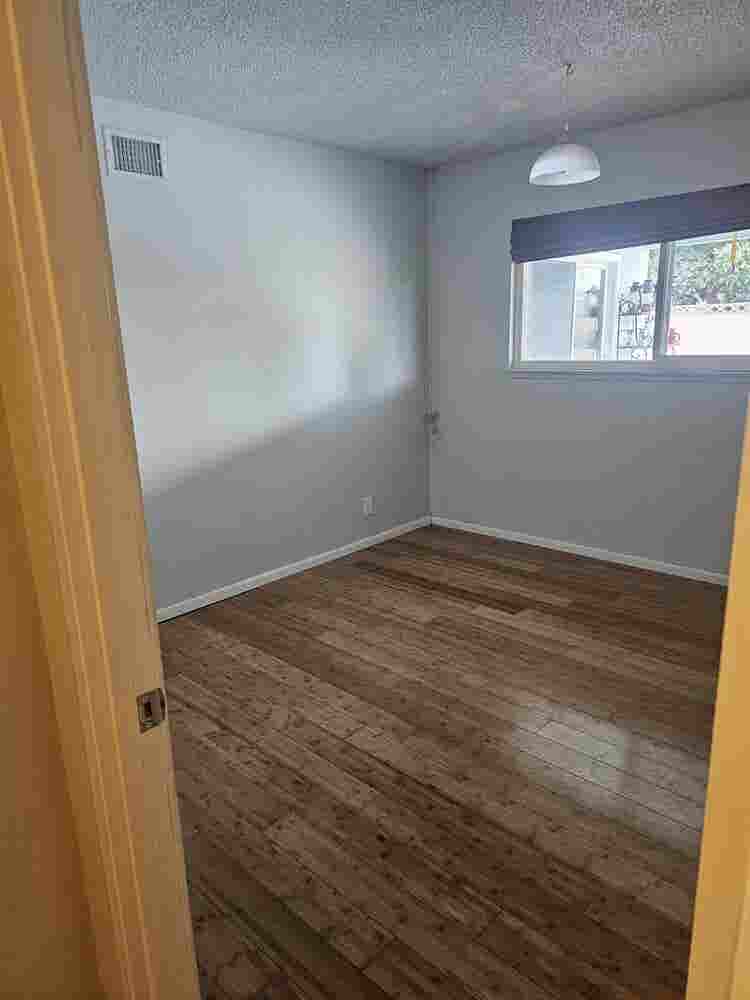 $ room for rent Move in Oct 1st