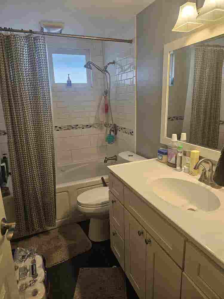 $ room for rent Move in Oct 1st