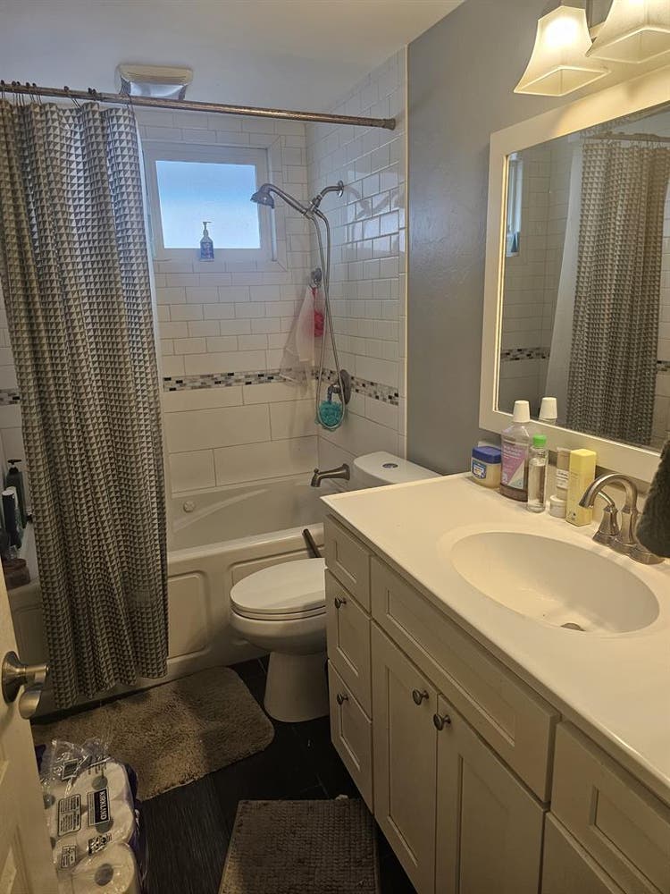 $ room for rent Move in Oct 1st