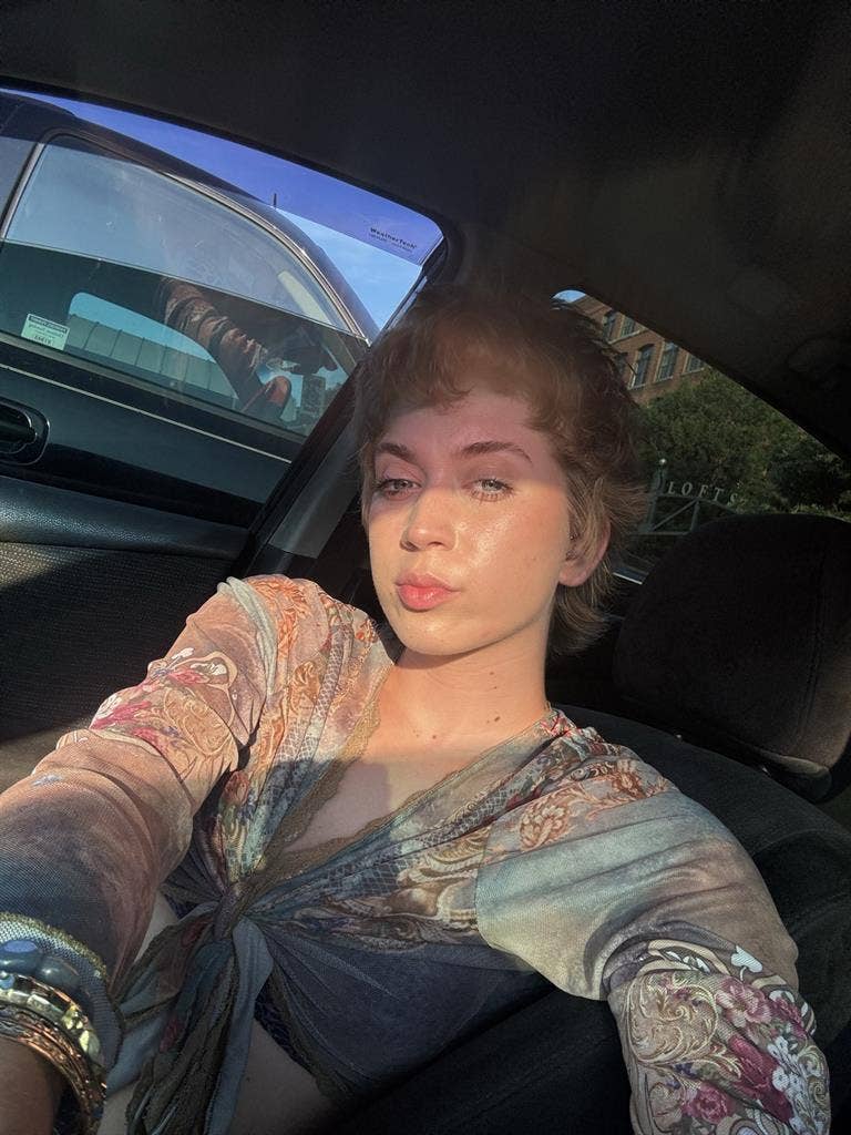 LOOKING FOR ROOMIE !! RVA HOUSING