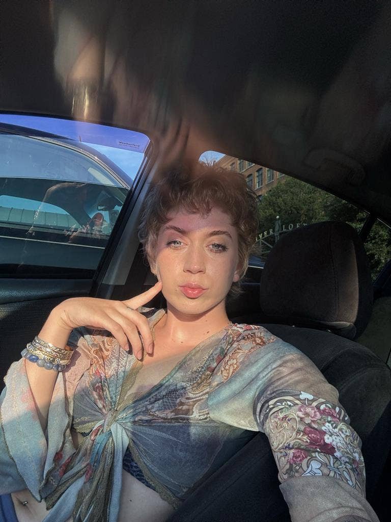 LOOKING FOR ROOMIE !! RVA HOUSING