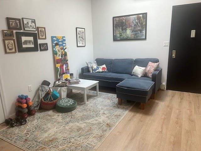 Bushwick room available