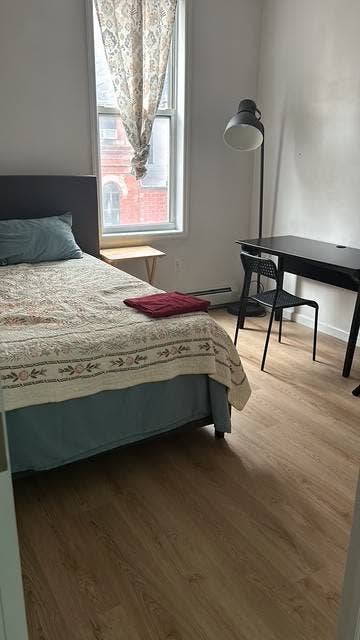 Bushwick room available