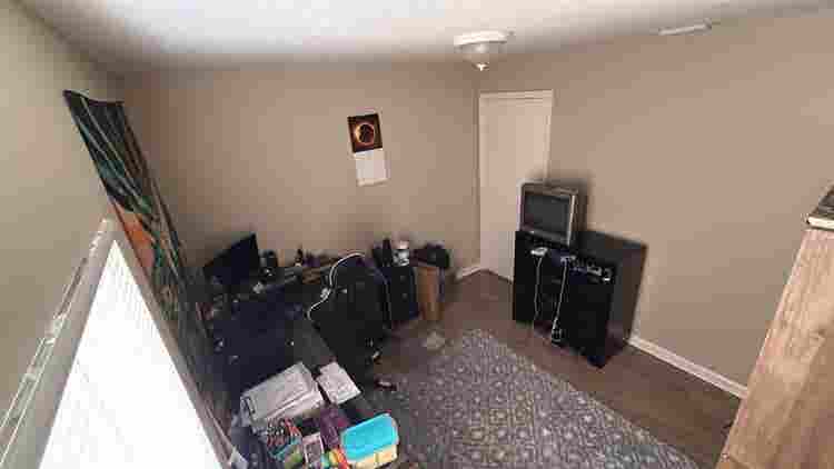 2 rooms & 
shared bathroom available