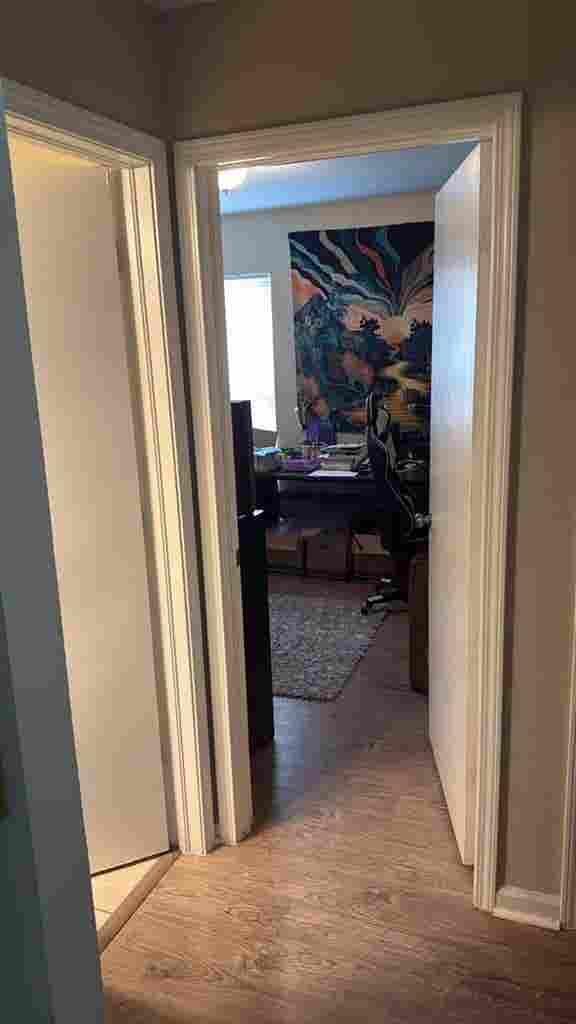2 rooms & 
shared bathroom available