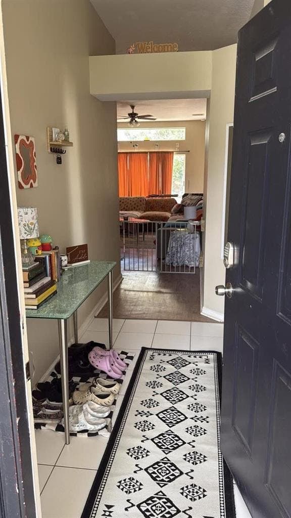 2 rooms & 
shared bathroom available
