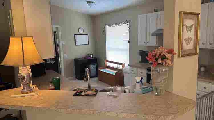 2 rooms & 
shared bathroom available