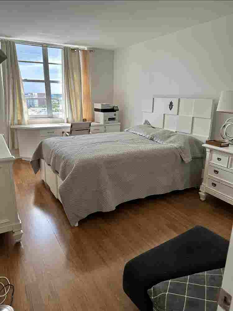 Roommate  per monthh