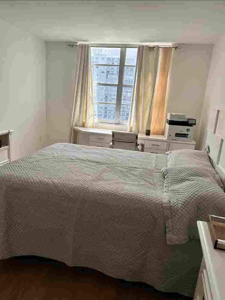 Roommate  per monthh