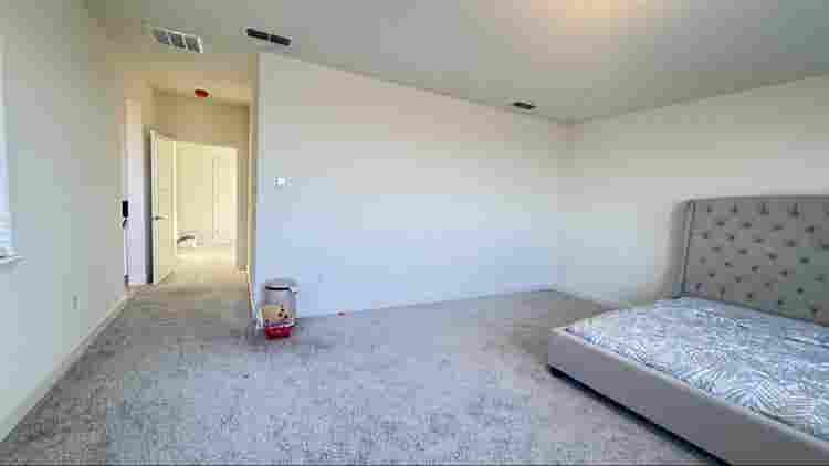 Master Bedroom - Private Bathroom