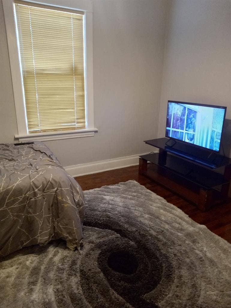Rooms available by o hair airport