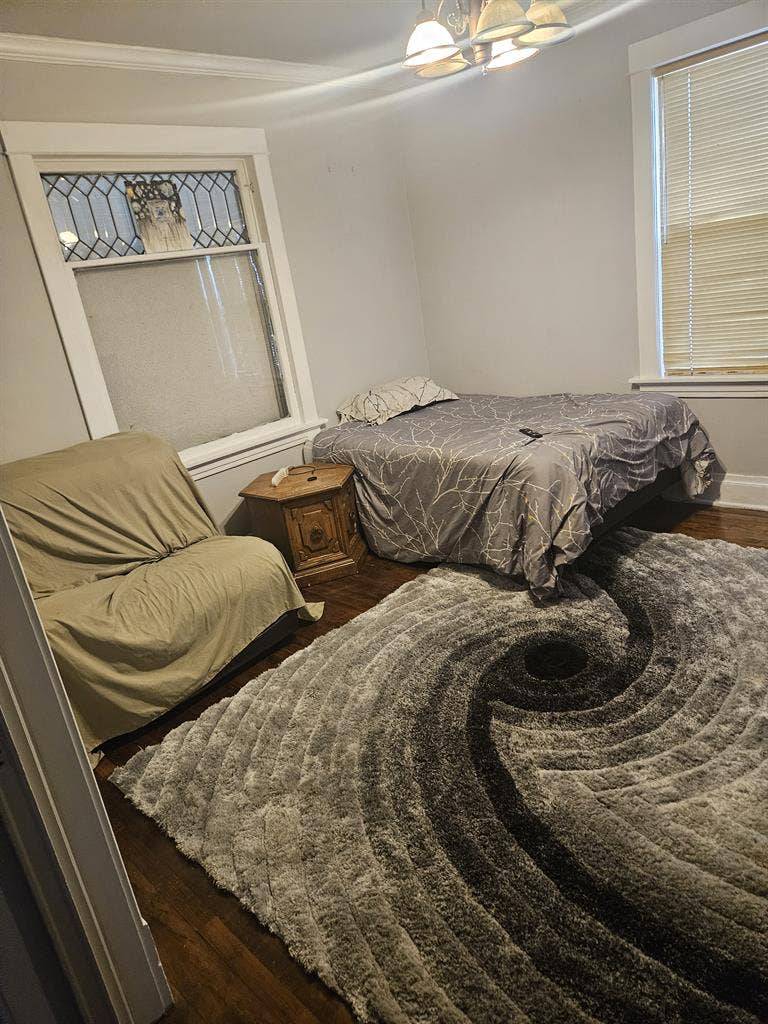 Rooms available by o hair airport