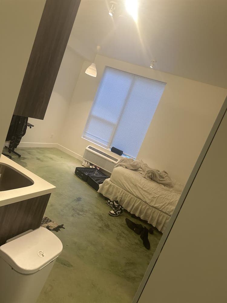 Studio, 1 bath, free wifi/utilities