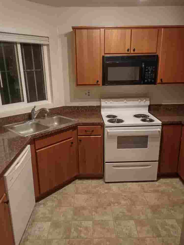 I have 2 rooms for rent near USD.