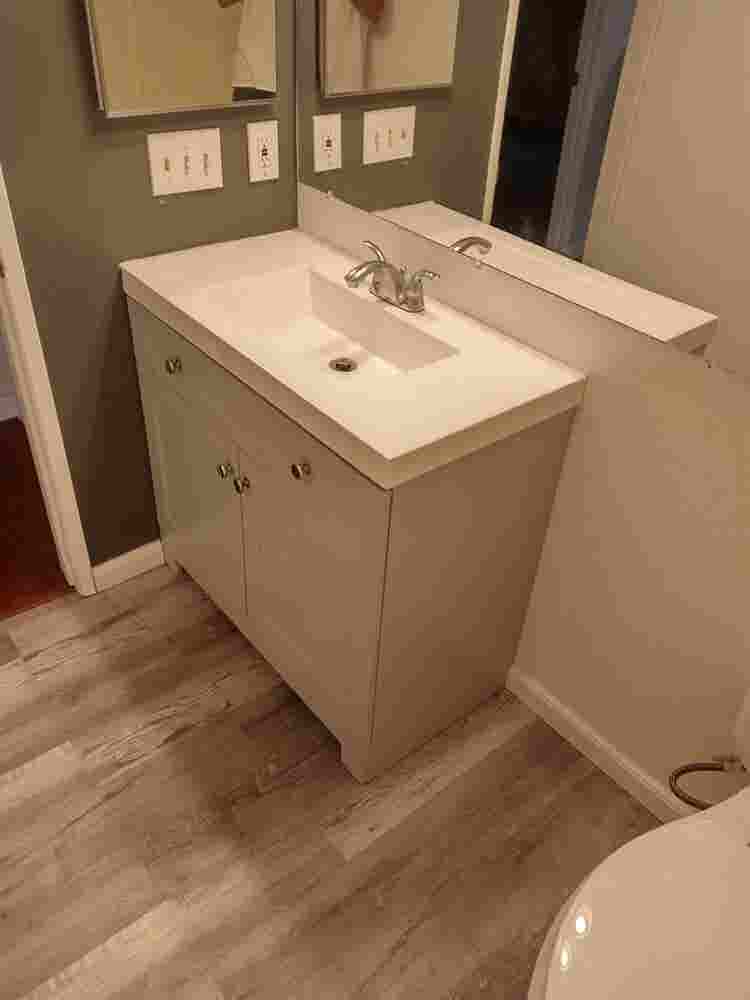 I have 2 rooms for rent near USD.