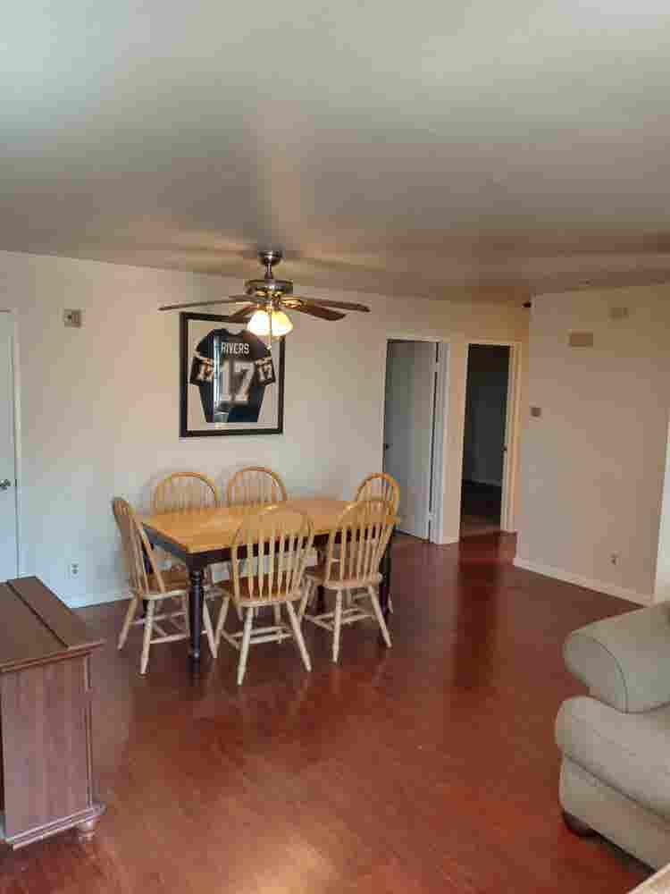I have 2 rooms for rent near USD.