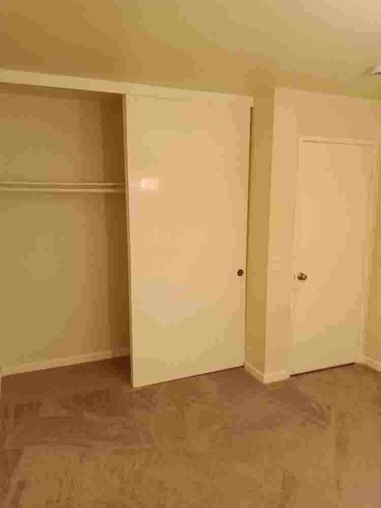 I have 2 rooms for rent near USD.