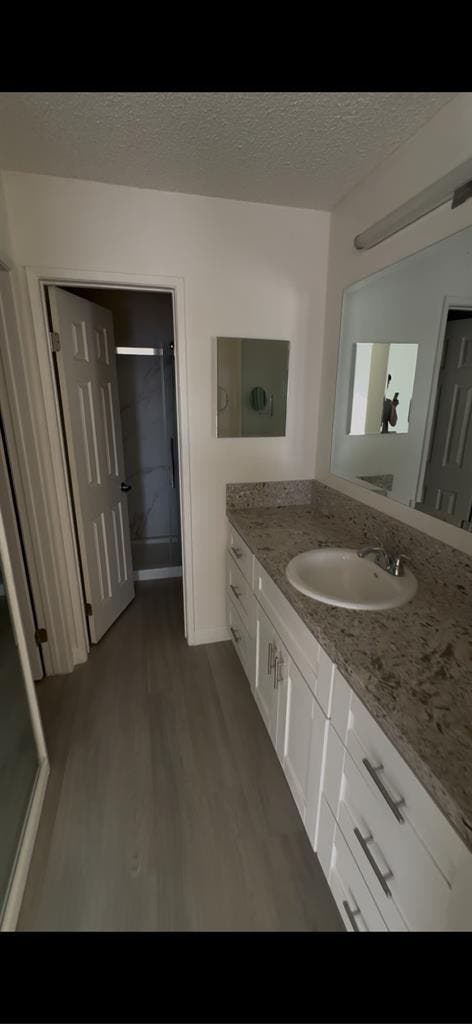 Roommate for bedroom Pico-Rivera