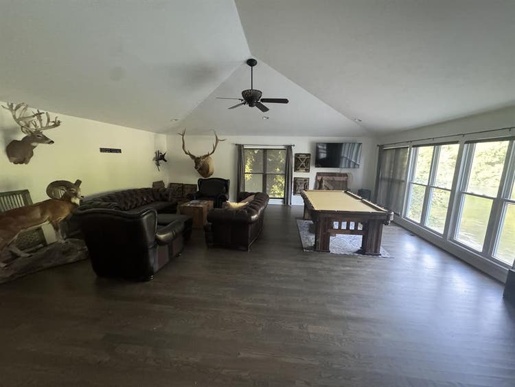 Golf, lake, play peaceful retreat