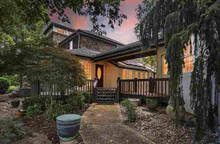 Golf, lake, play peaceful retreat