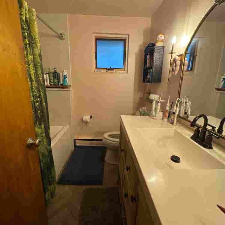 Average sized bedroom area for rent