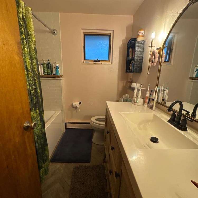 Average sized bedroom area for rent