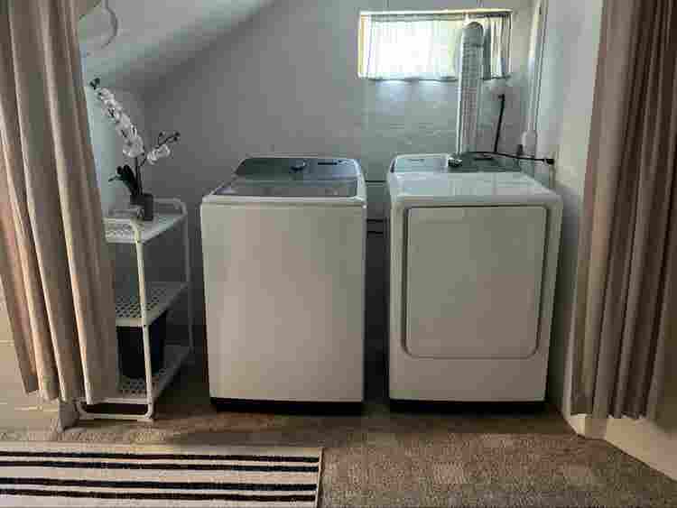 Average sized bedroom area for rent
