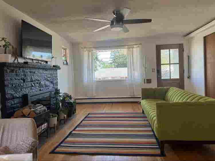 Average sized bedroom area for rent