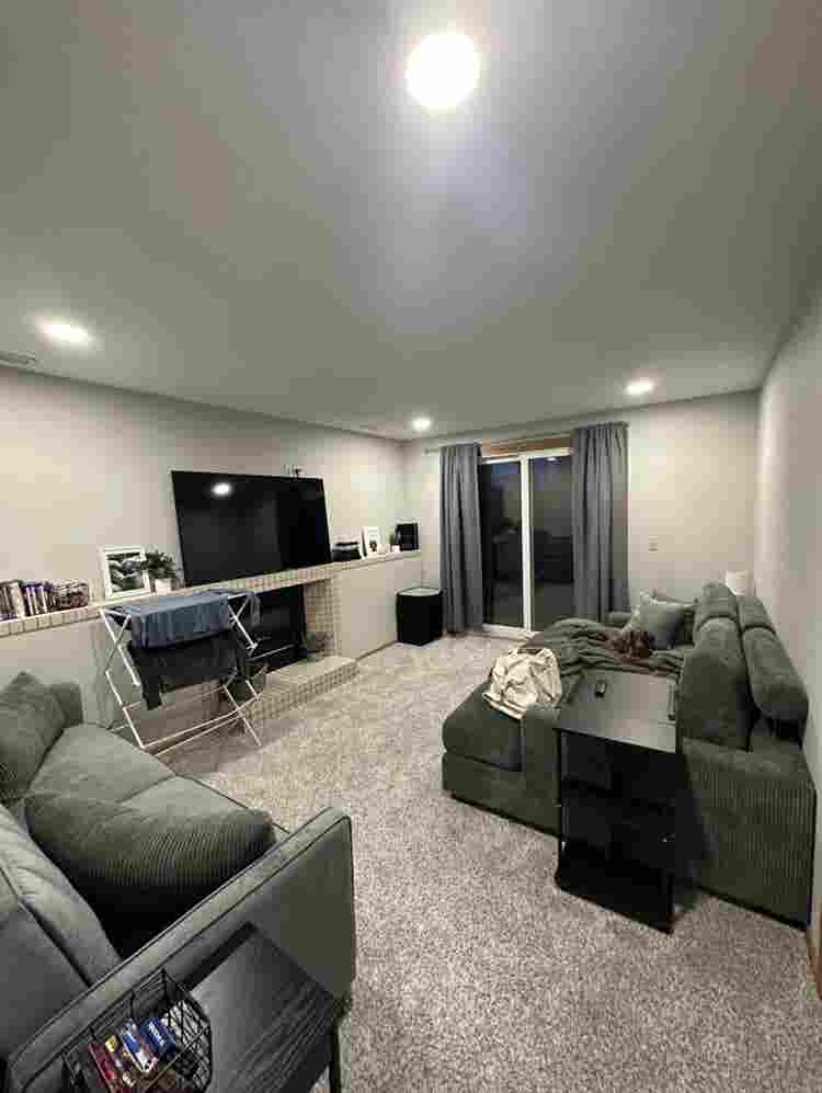 Looking for Roommate starting Nov